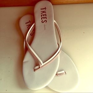 Tkees flip flops duos